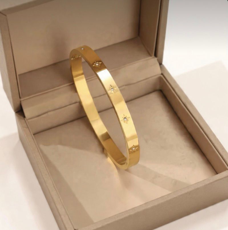 A. BRACCIALE RIGIDO STELLA 010